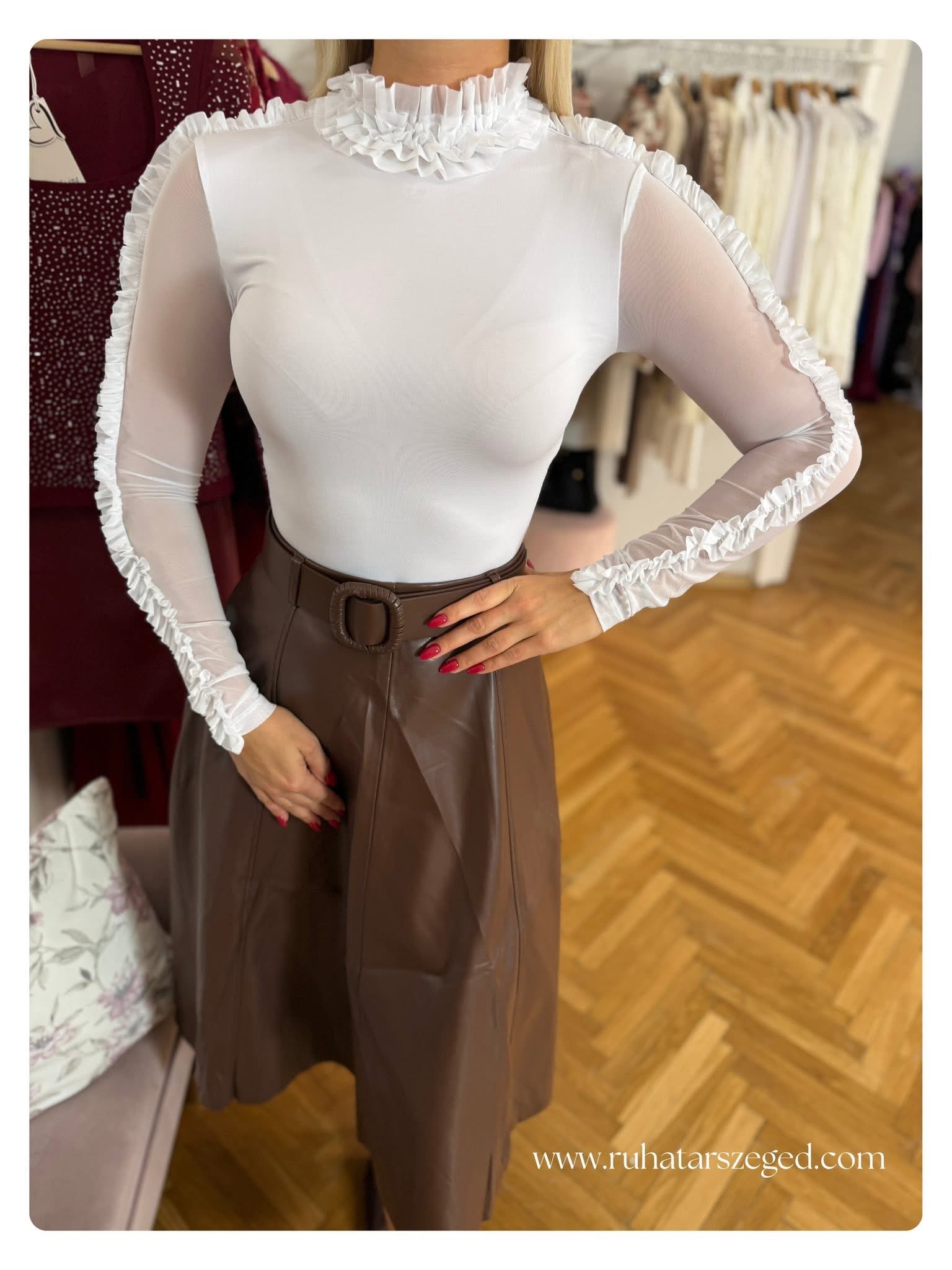 LAURA felső