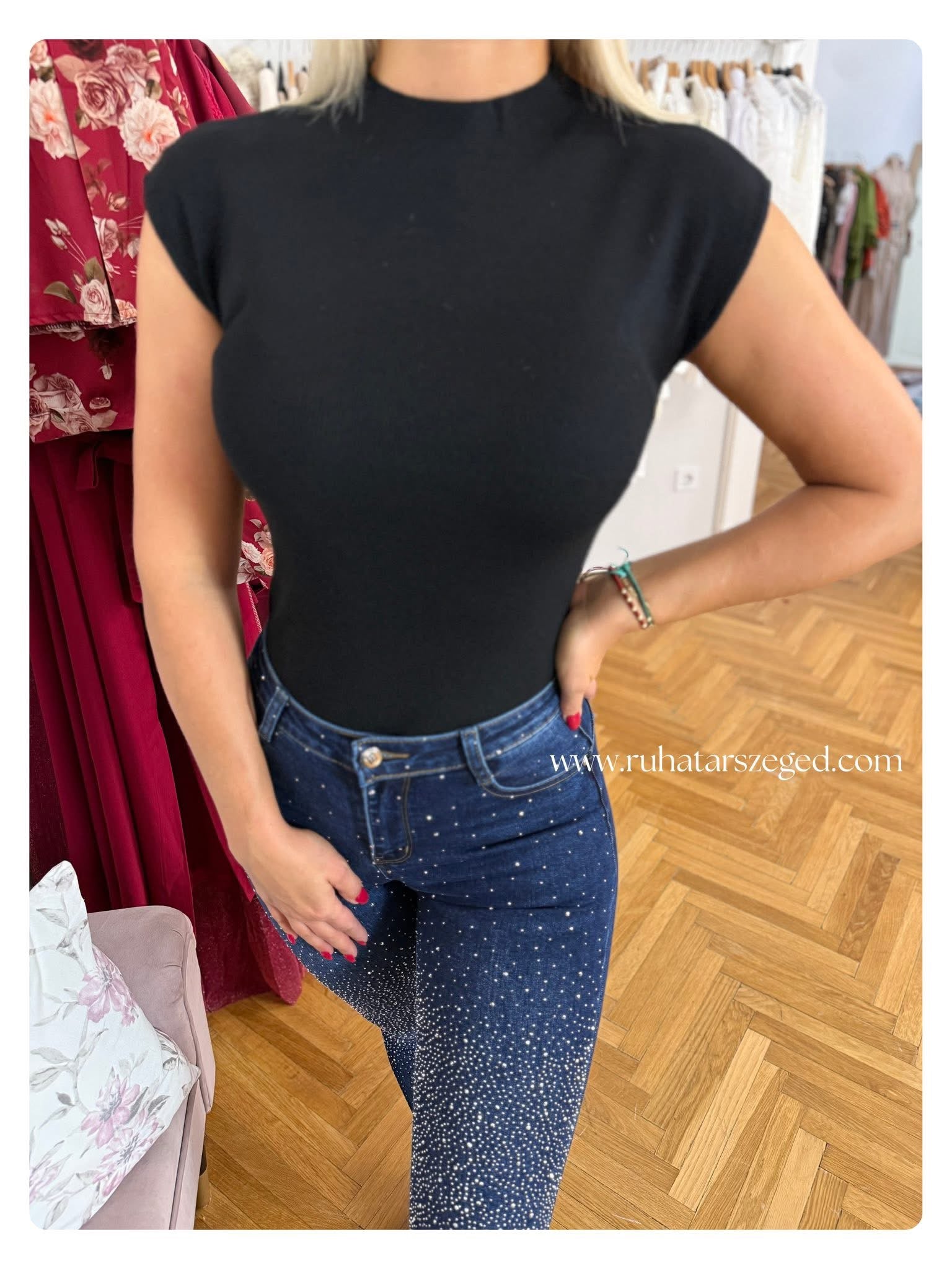 BLACK felső