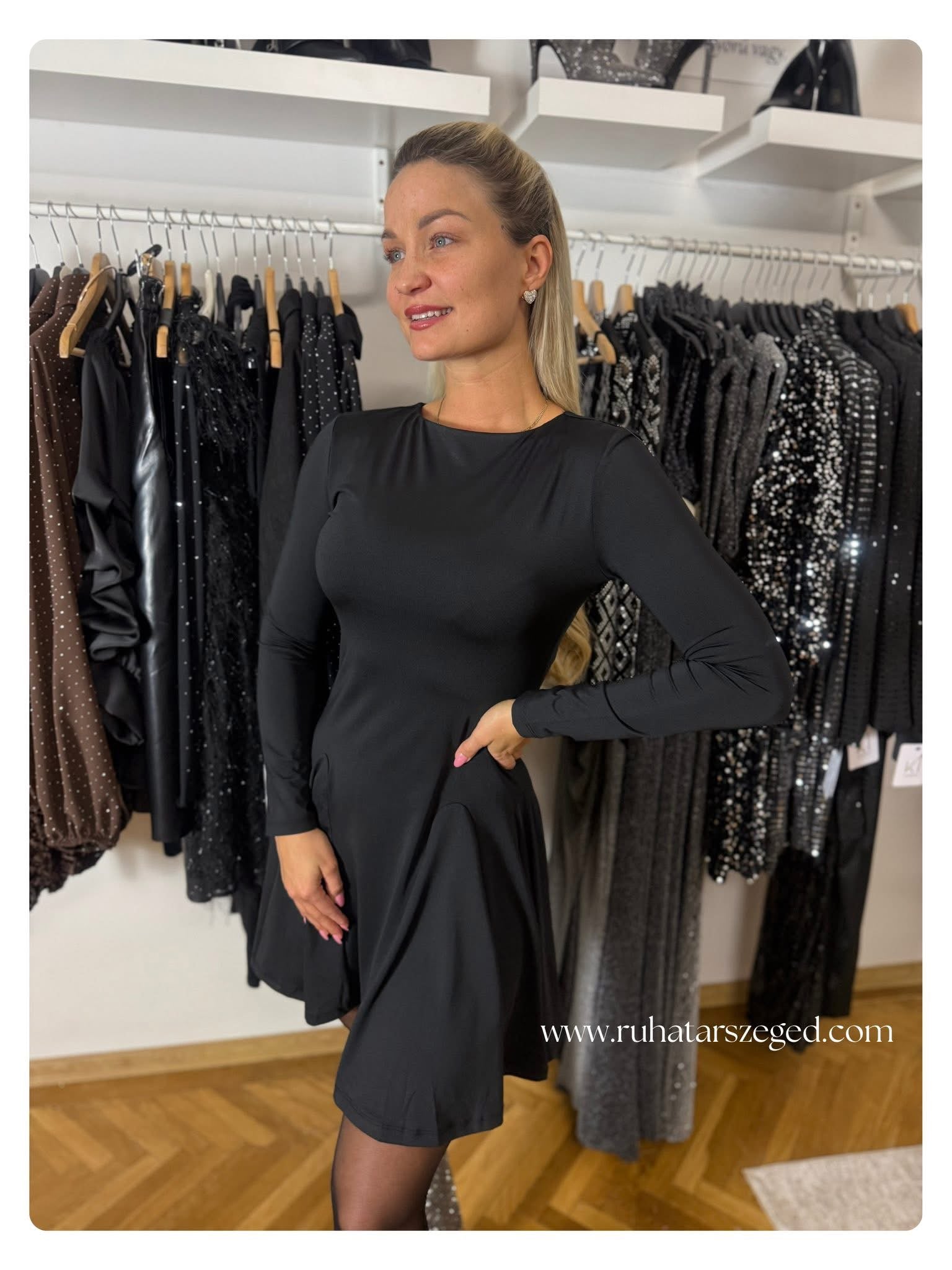 BLACK ruha