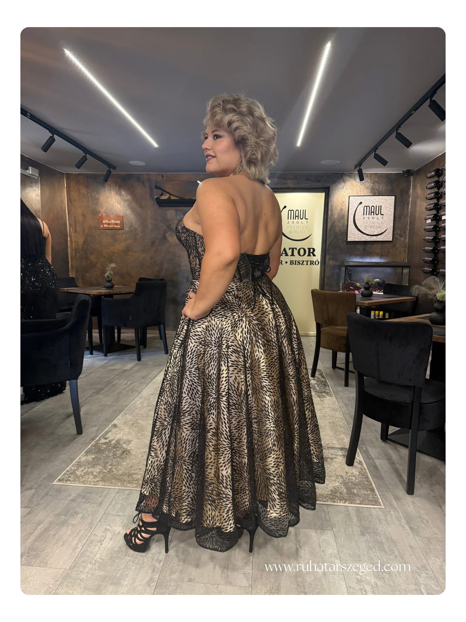 GOLD ruha