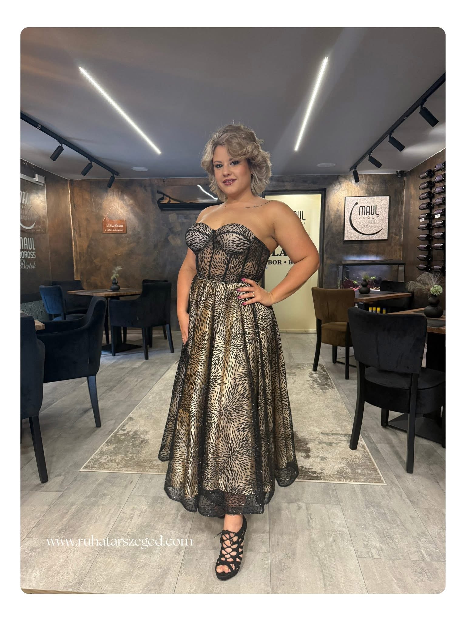 GOLD ruha