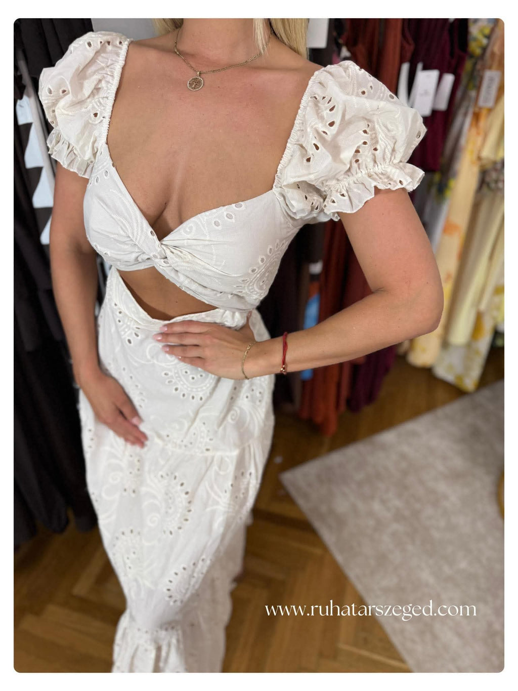 BOW ruha